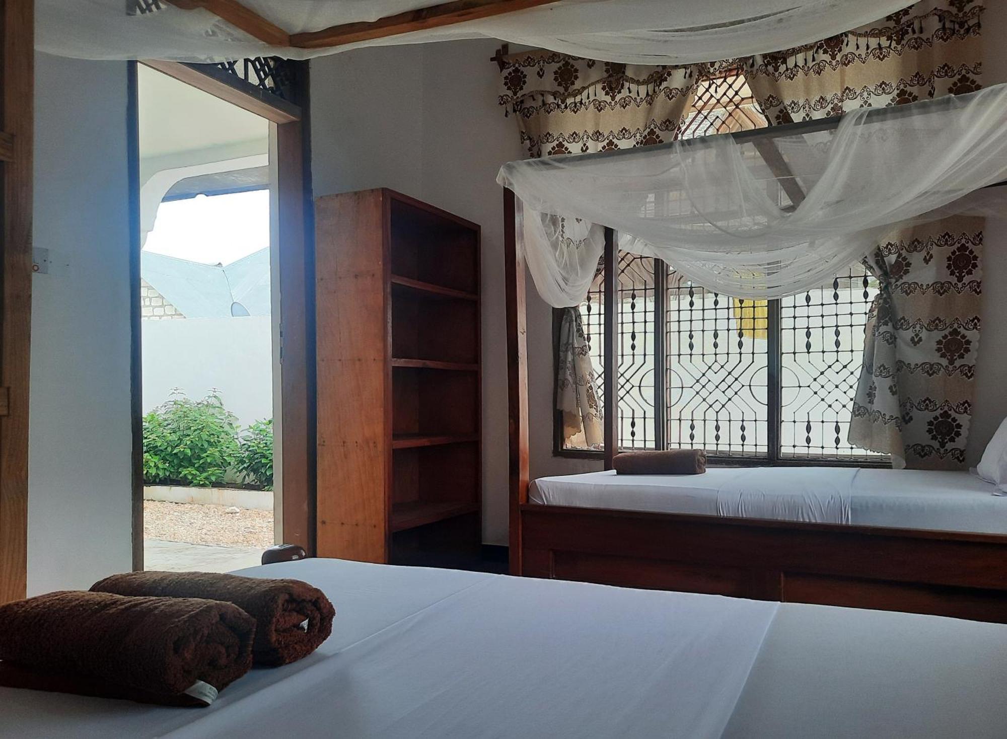 Bed and Breakfast Kajificheni House Нунгви Экстерьер фото