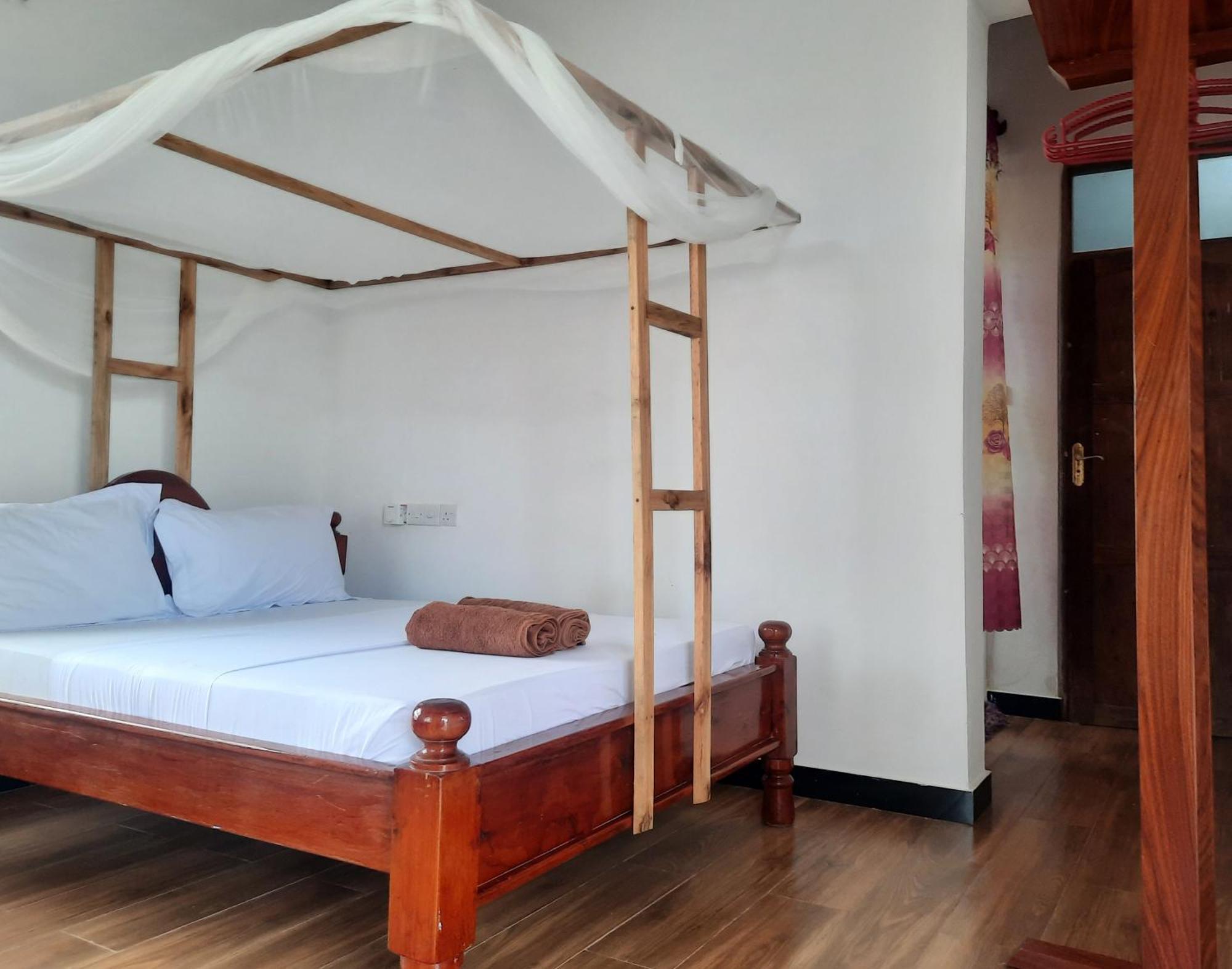 Bed and Breakfast Kajificheni House Нунгви Экстерьер фото